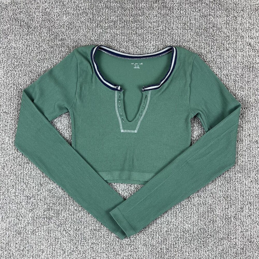 Out From Under Shirt Womens Medium Large Ribbed Long Sleeve Cropped Henley Top